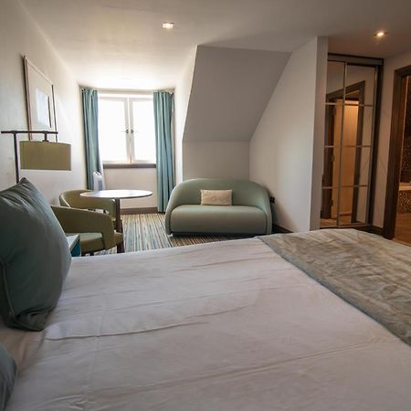 סימיל The Waterside Hotel מראה חיצוני תמונה