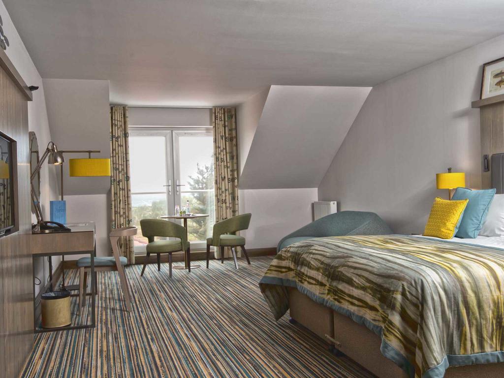 סימיל The Waterside Hotel חדר תמונה